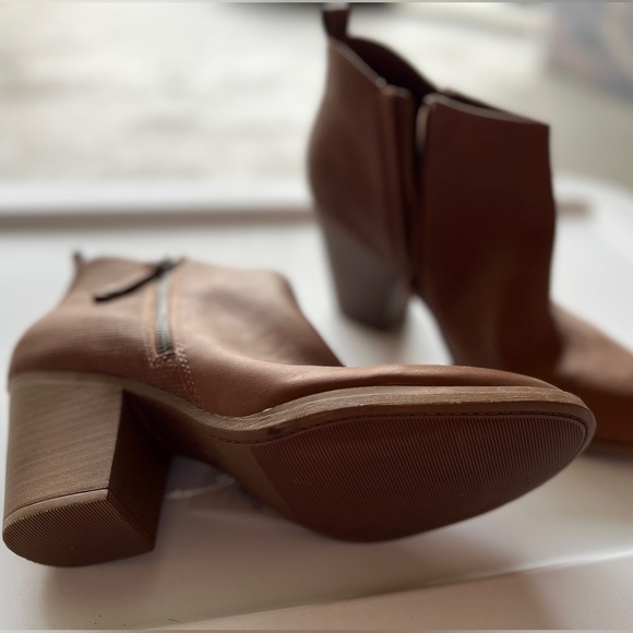 Cognac wedge heel zip ankle boots - Universal Thread - Picture 2 of 4